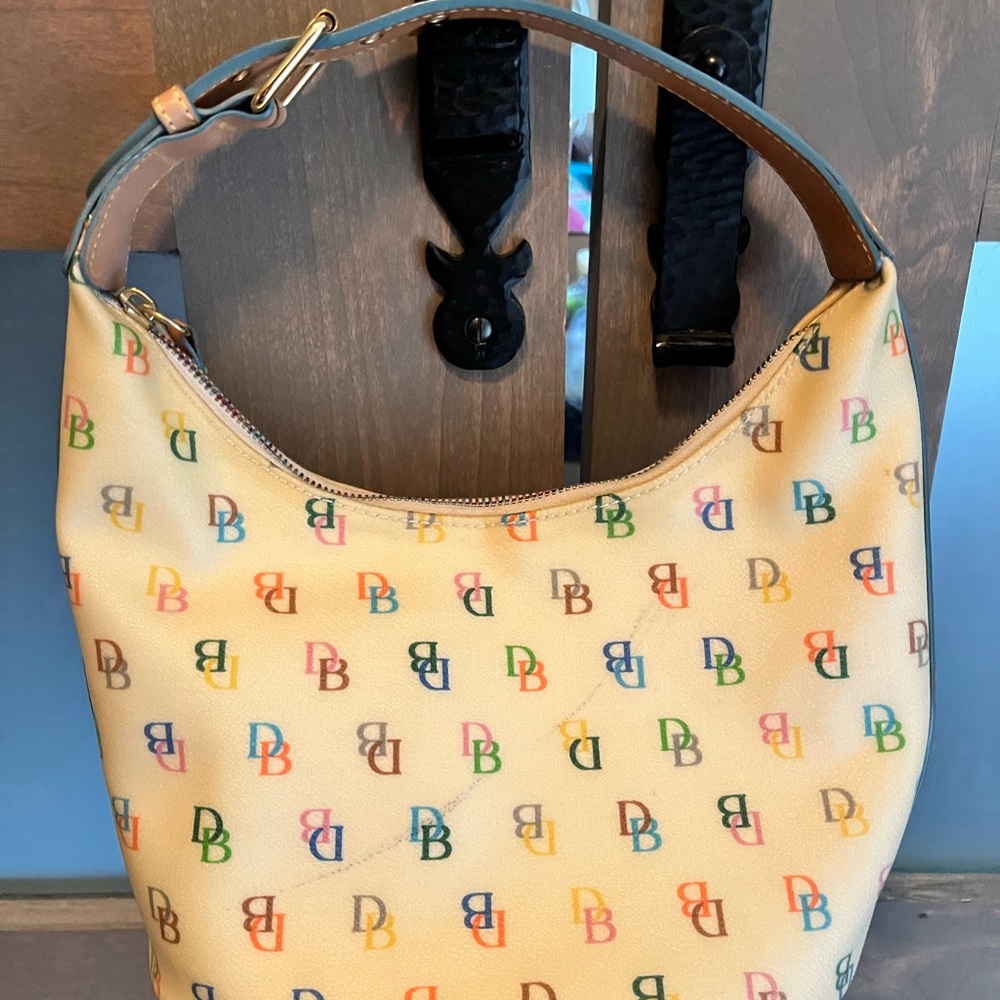 SOLD 🛑🛑 Y2K Dooney & Burke Ranibow Bucket Bag .. excellent used Condition - Picture 4 of 12